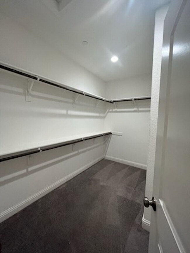 Building Photo - Solar powered open concept home located in the newer Brighton Landing subdivision!