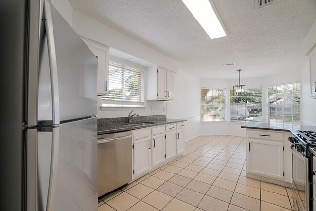 Building Photo - 16827 Whitebrush Loop