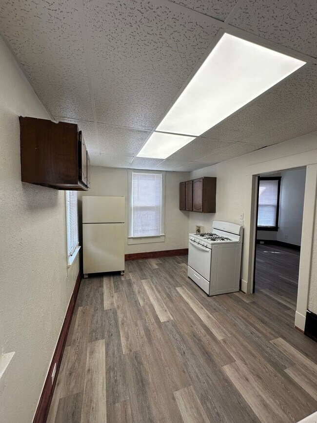 Building Photo - AJE1461