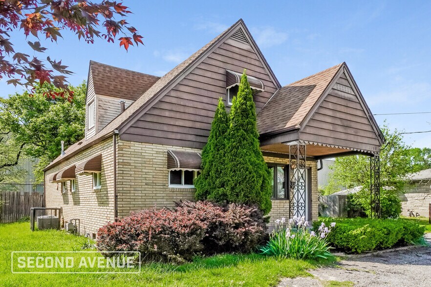 Primary Photo - 2208 Plantation Dr