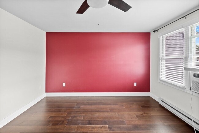 Building Photo - 37 Canal St