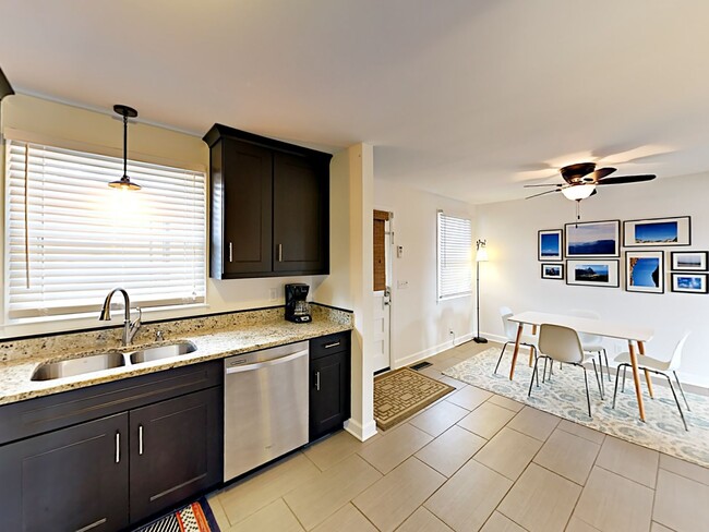 Building Photo - Beautiful East Nashville Renovated 3 Bed 1 Bath Home!