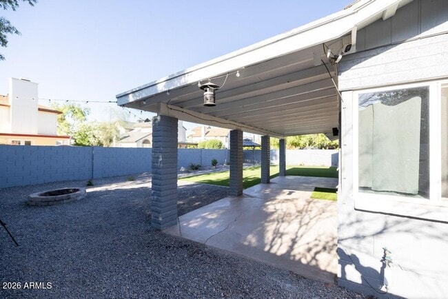 Building Photo - 1115 W Barrow Dr