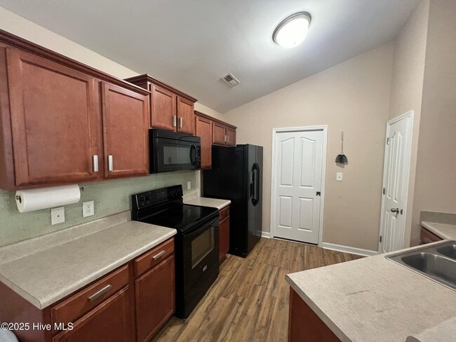 Building Photo - 141 Louie Ln