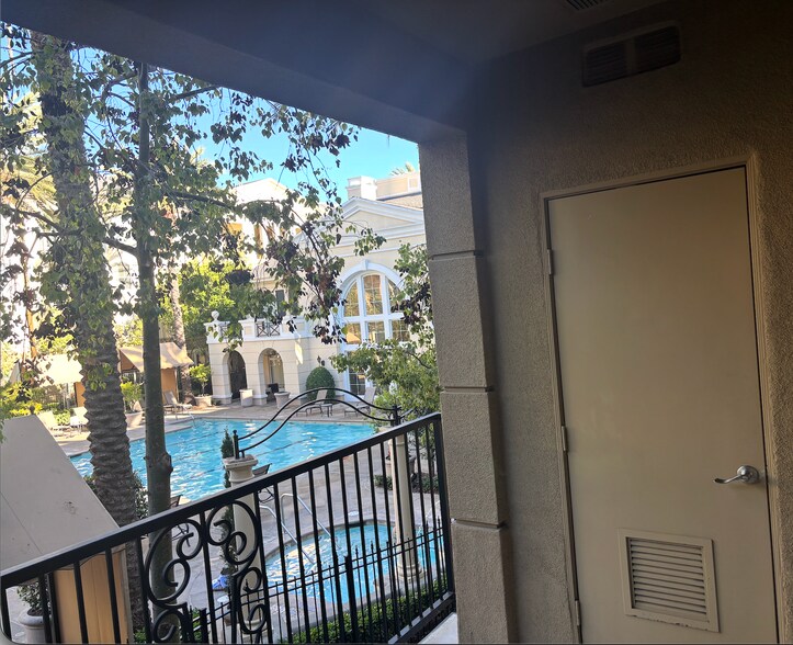 Building Photo - 2207 Watermarke Pl