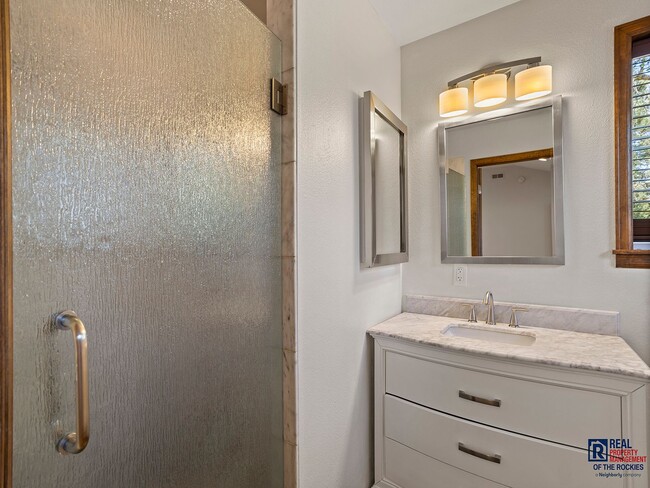 Building Photo - Gorgeous 5 Bed 4 Bath House in North Fort ...