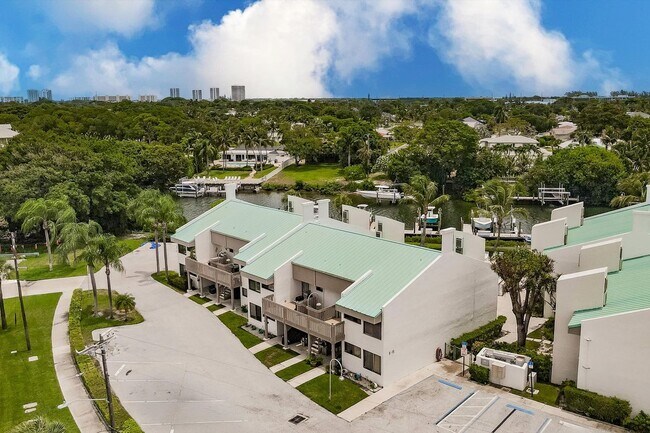 Building Photo - 412 Southwind Dr