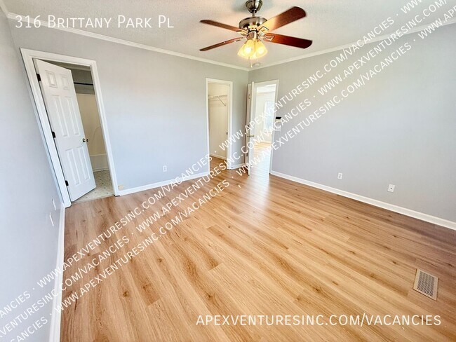 Building Photo - 316 Brittany Park Pl