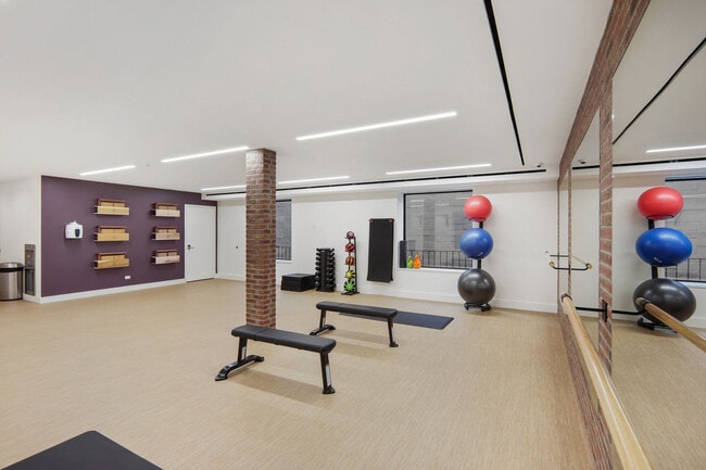 Building Photo - 1160 5th Ave