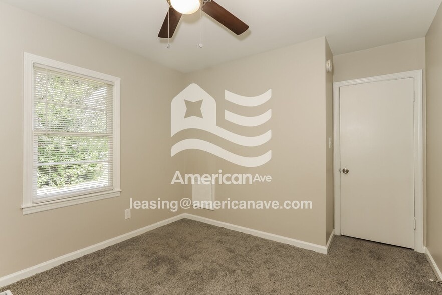 Building Photo - 1251 Schimek Dr