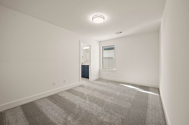 Building Photo - 2629 Tanager St