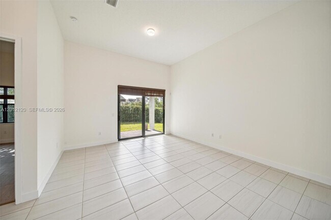 Building Photo - 7635 NW 103rd Pl