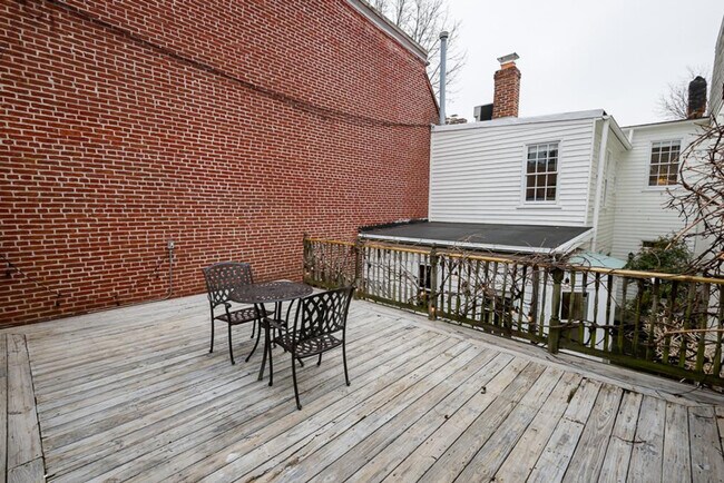 Building Photo - 27 3rd St NE