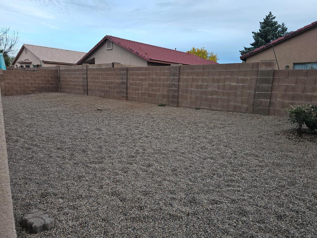 Building Photo - 5330 Sonora St