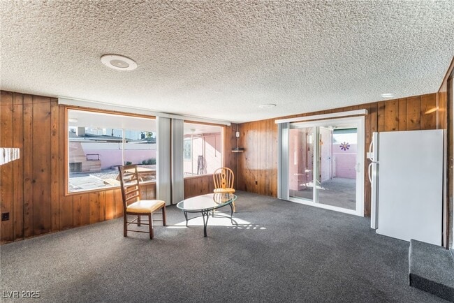 Building Photo - 2112 S Van Patten Pl