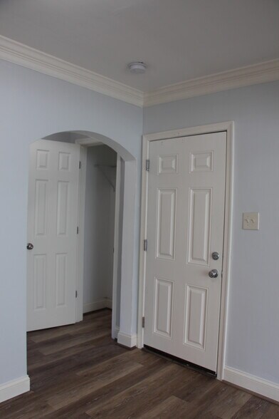 Building Photo - 911 N Fillmore St