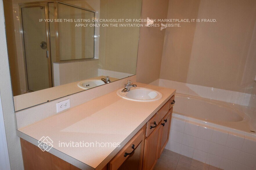 Building Photo - 12313 Cedarfield Dr