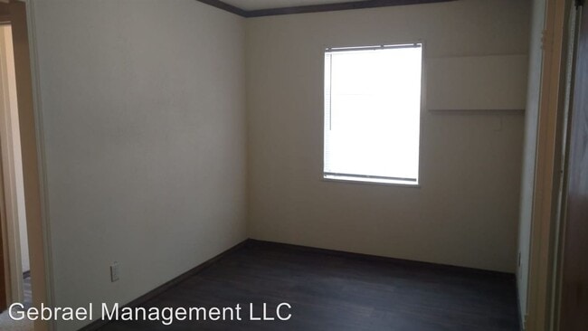 Building Photo - G3348 Flushing Rd