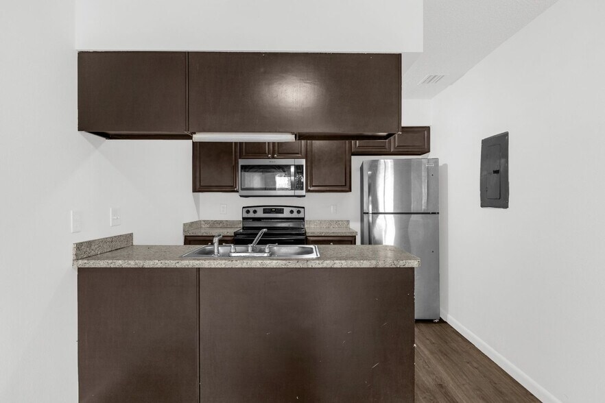 Building Photo - 2920 SE 53rd Ct