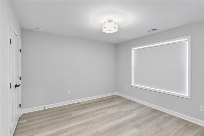 Building Photo - 536 Cresentry Brook