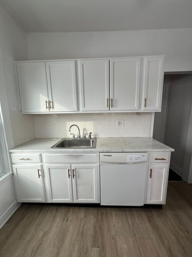 Building Photo - 3914 W 21st St