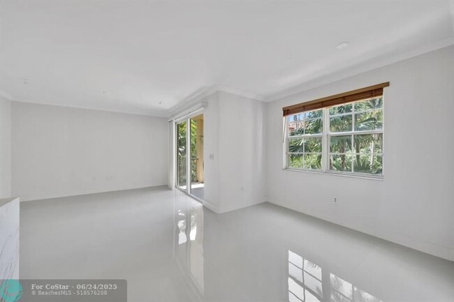 Building Photo - 1803 N Flagler Dr
