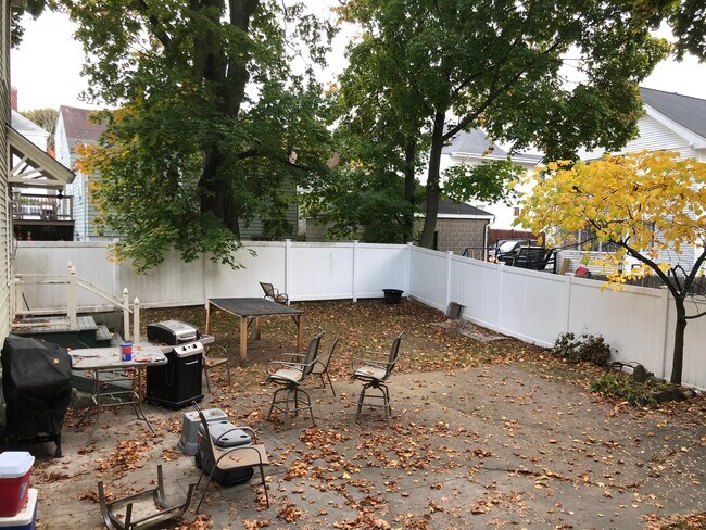 Building Photo - 72 Leicester St