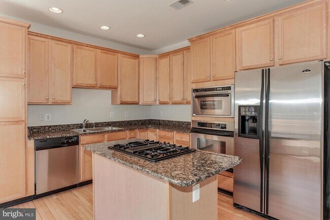 Building Photo - 22616 Welborne Manor Square