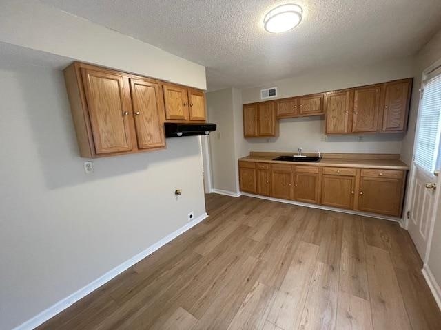 Building Photo - 2550 Sandpiper Ave