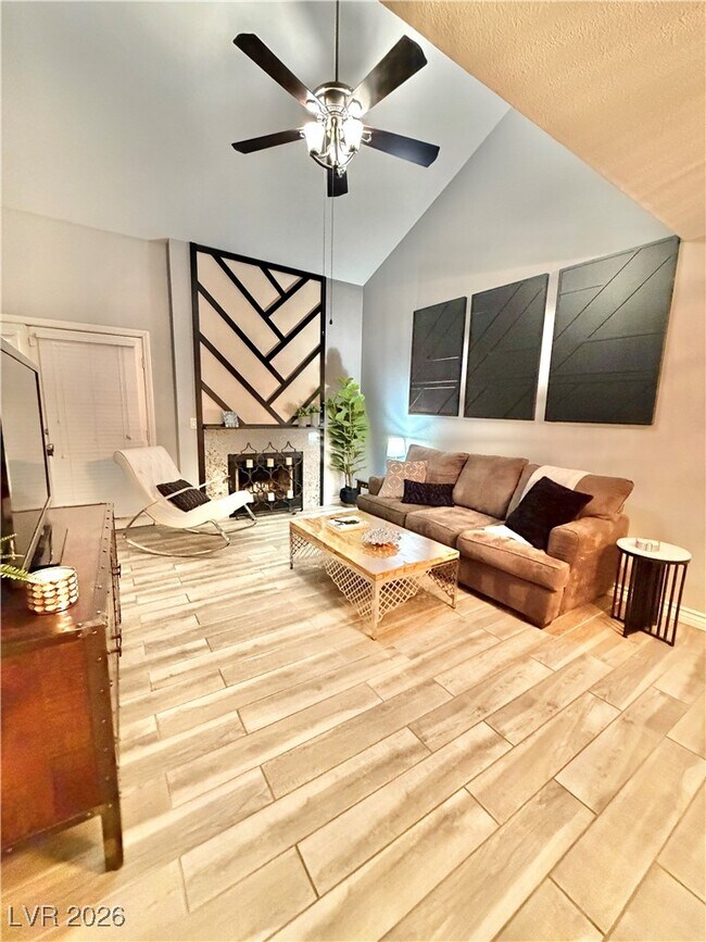 Building Photo - 2700 Lodestone Dr