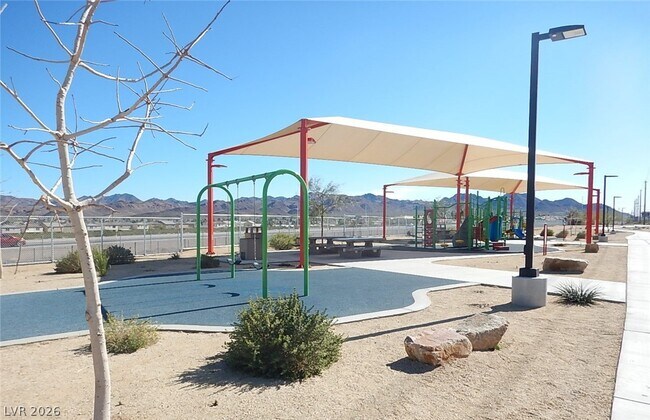 Building Photo - 998 Lone Pine River Ave