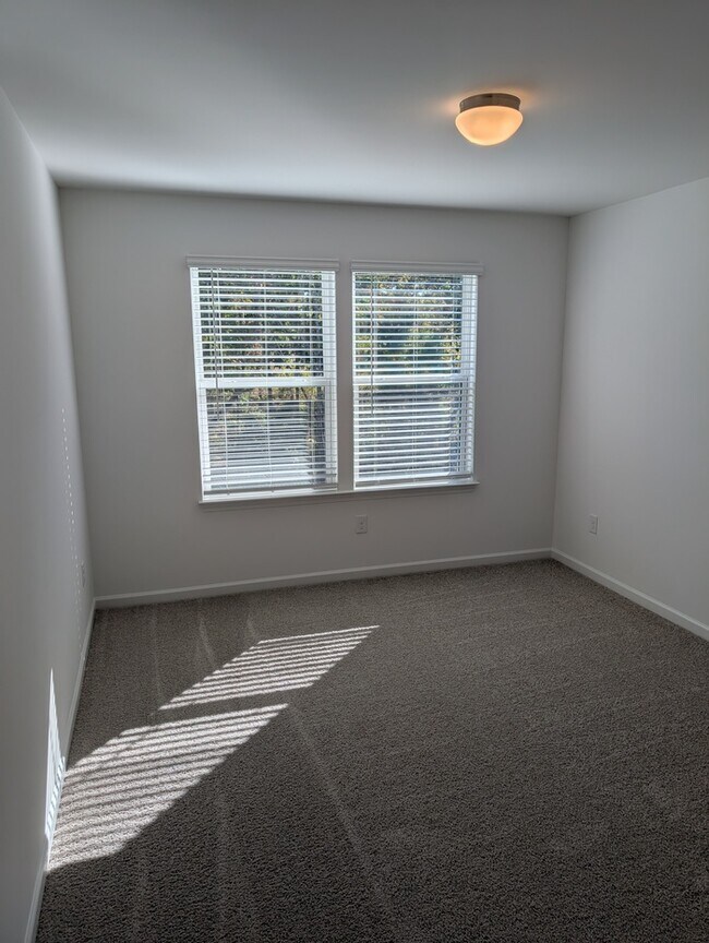 Building Photo - NEW HOUSE Stonebridge Golf Course Views - ...