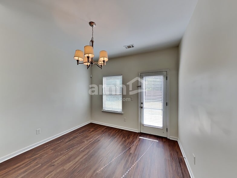 Building Photo - 3389 Gardenside Walk SW