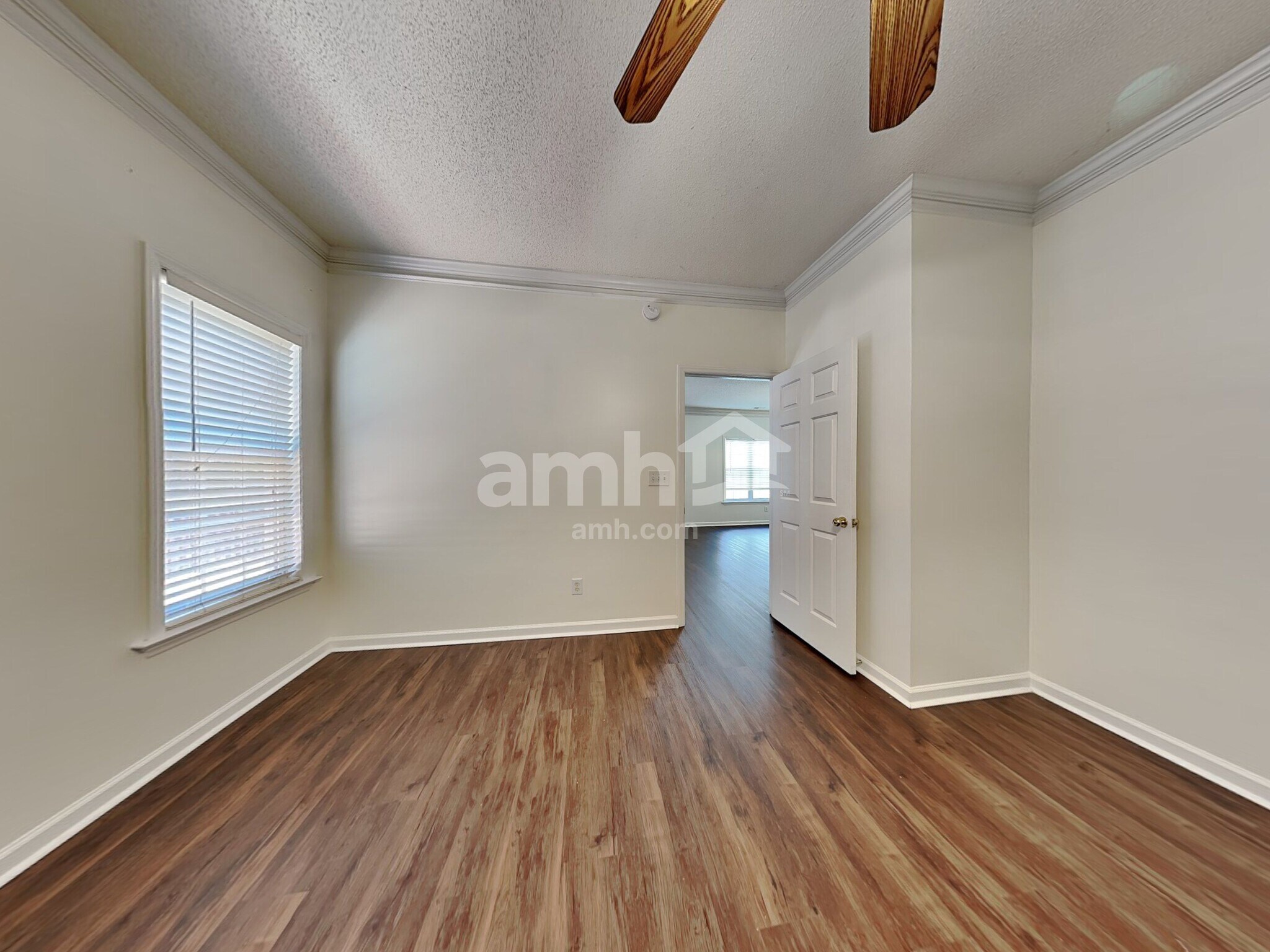 Building Photo - 5320 Sahalee Way