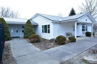 Building Photo - 13 1st St