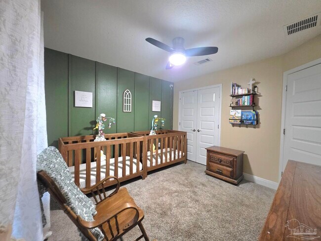 Building Photo - 826 Smiley Cir