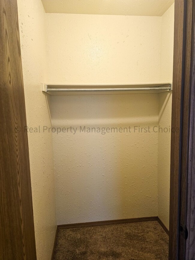 Building Photo - 51 Cedar Creek Ct