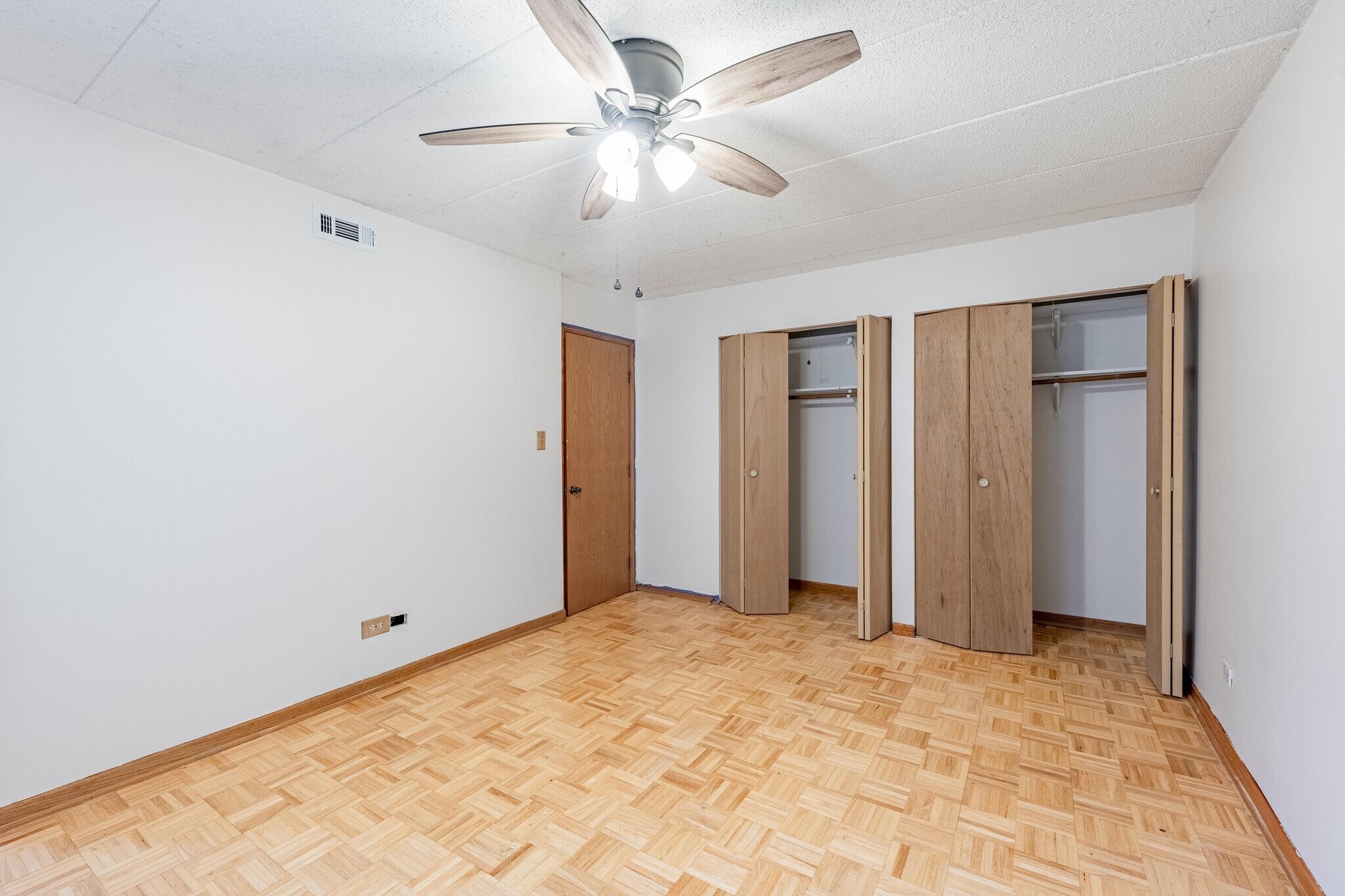 Building Photo - 3103 Grove Ave