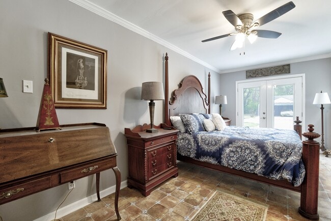 Building Photo - 5006 Idaho St