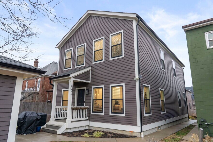 Building Photo - 1205 Hamlet St