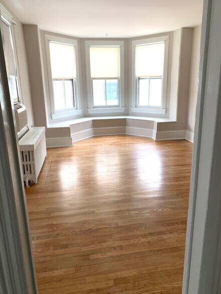 Living Room - 7 W Afton Ave