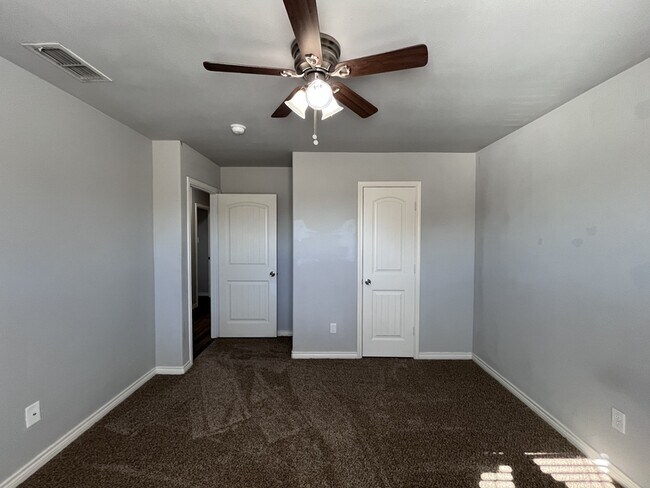 Building Photo - 3444 Itasca St