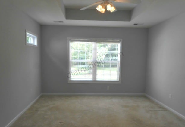 Building Photo - Three Bedroom Home in Pinecrest with Garage