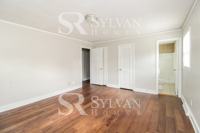 Building Photo - Spacious 4 bedroom updated home!