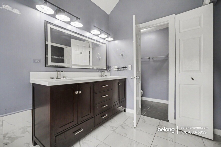 Building Photo - 988 Bridgegate Dr NE
