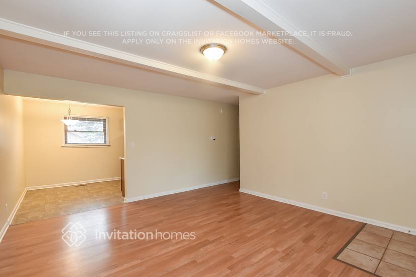 Building Photo - 141 Queenswood Rd