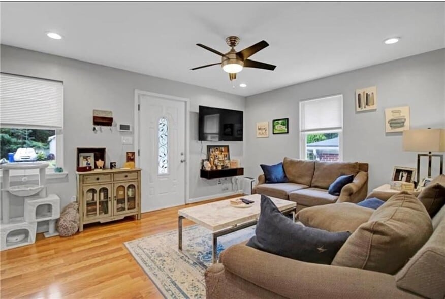 Building Photo - 2460 M.L.K. Jr Dr SW