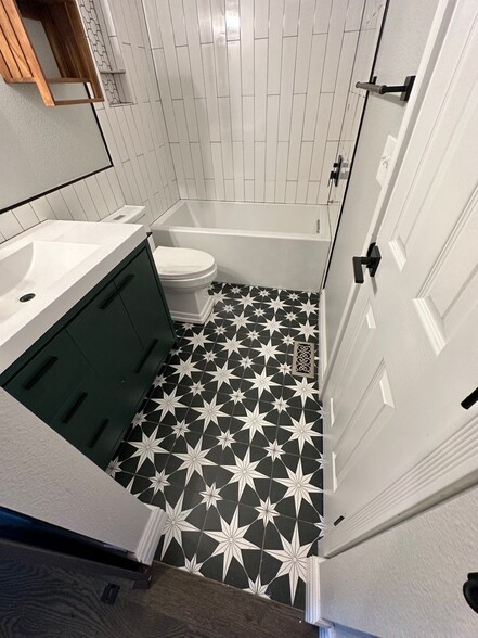 Building Photo - 279 Pheasant Run