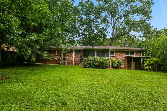 Building Photo - 1201 Valerie Woods Dr