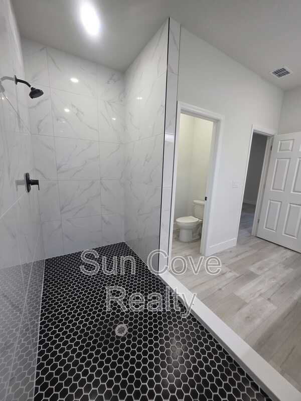 Building Photo - 7958 N Oberon Terrace